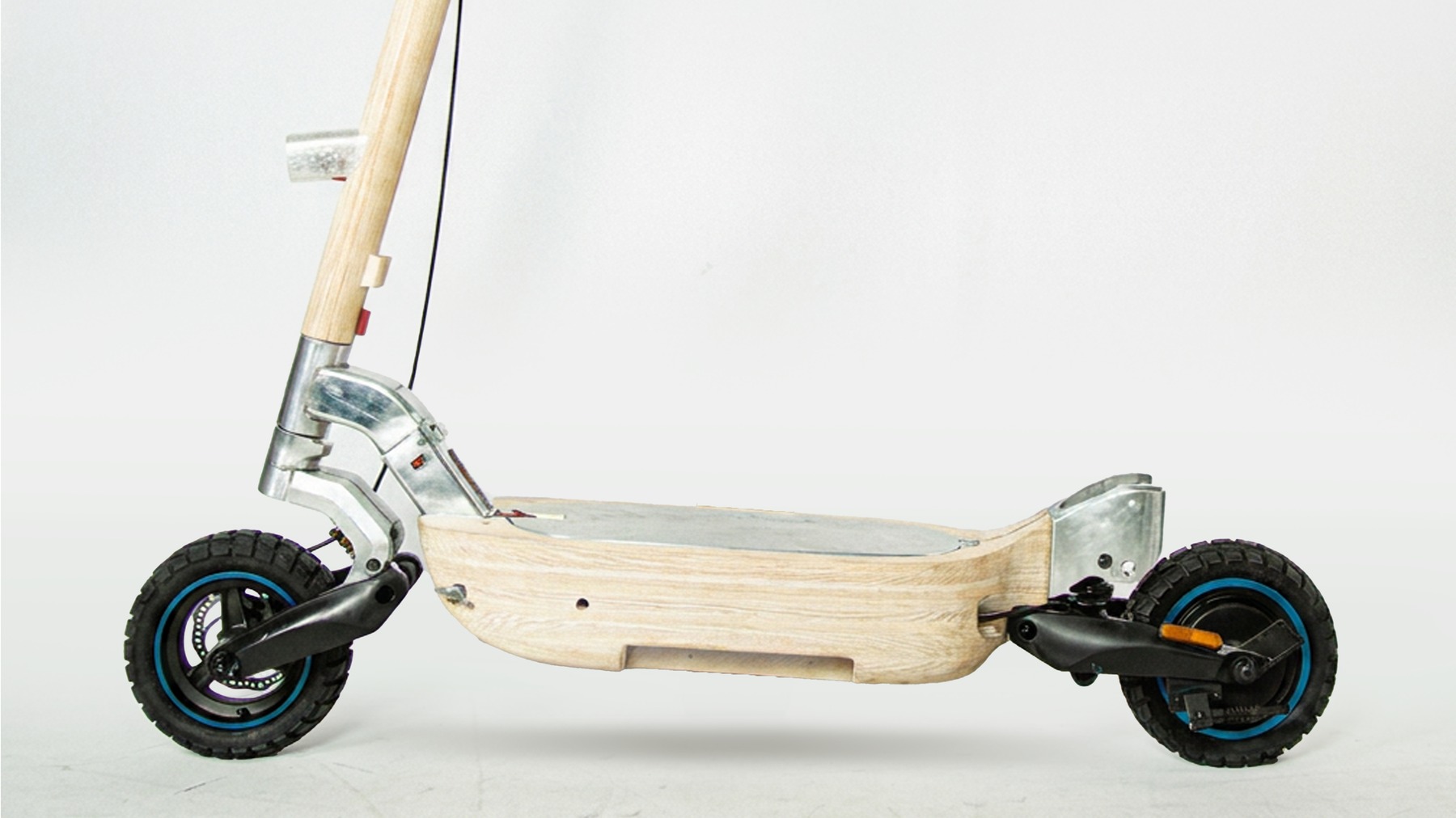 Egoni Theo folding e-scooter, full side profile studio shot